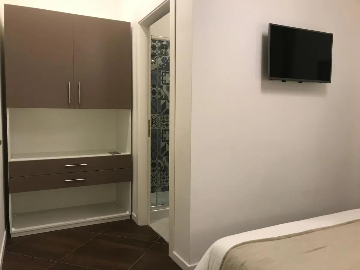 Base Napoli Plebiscito Bed & Breakfast  Naples