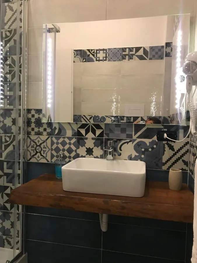 Base Napoli Plebiscito Bed & Breakfast  Naples
