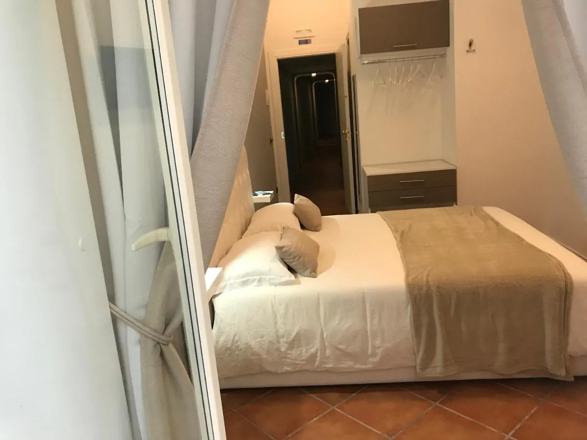 Base Napoli Plebiscito Bed & Breakfast  Naples