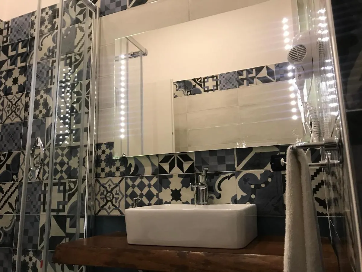 Base Napoli Plebiscito Bed & Breakfast Italy