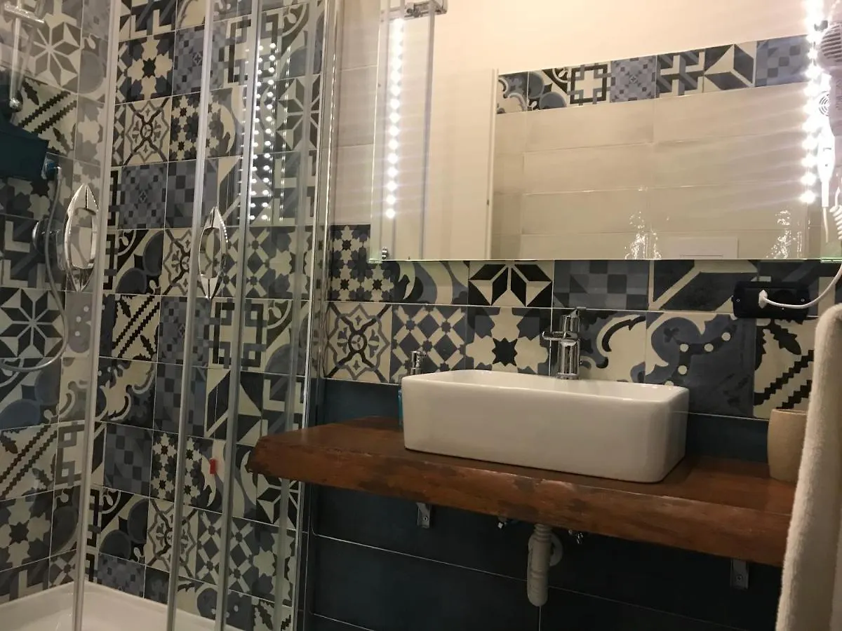 Base Napoli Plebiscito Bed & Breakfast 0*, Naples