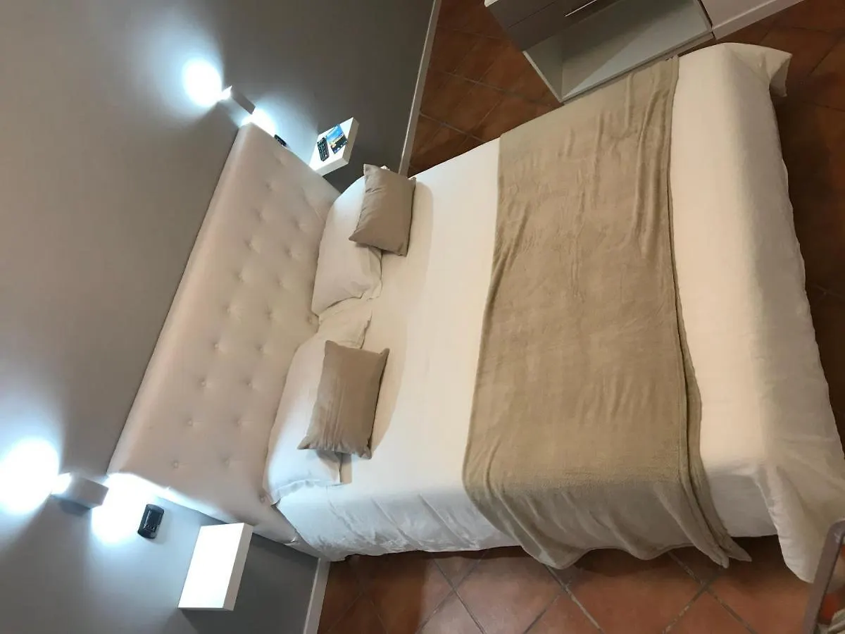 Base Napoli Plebiscito Bed & Breakfast