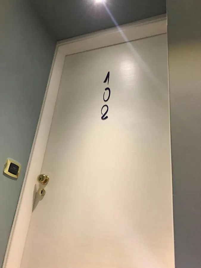 Base Napoli Plebiscito Bed & Breakfast